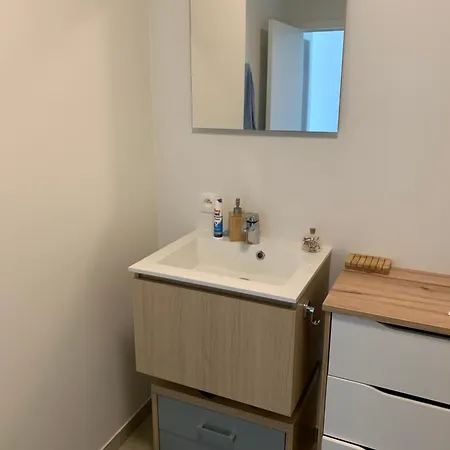 Homestay Private In Shared House